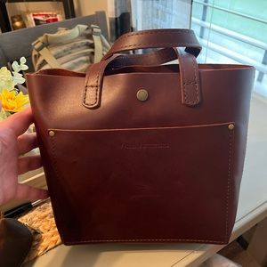 Mini PLG crossbody. Color Cognac.